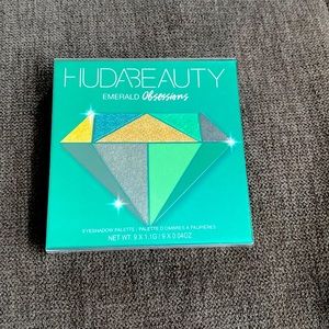 HUDA Beauty Emerald Obessions Eyeshadow Palette Brand New